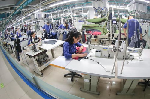 科技赋能打造智能工厂,将 私人定制 服装搬上现代流水线